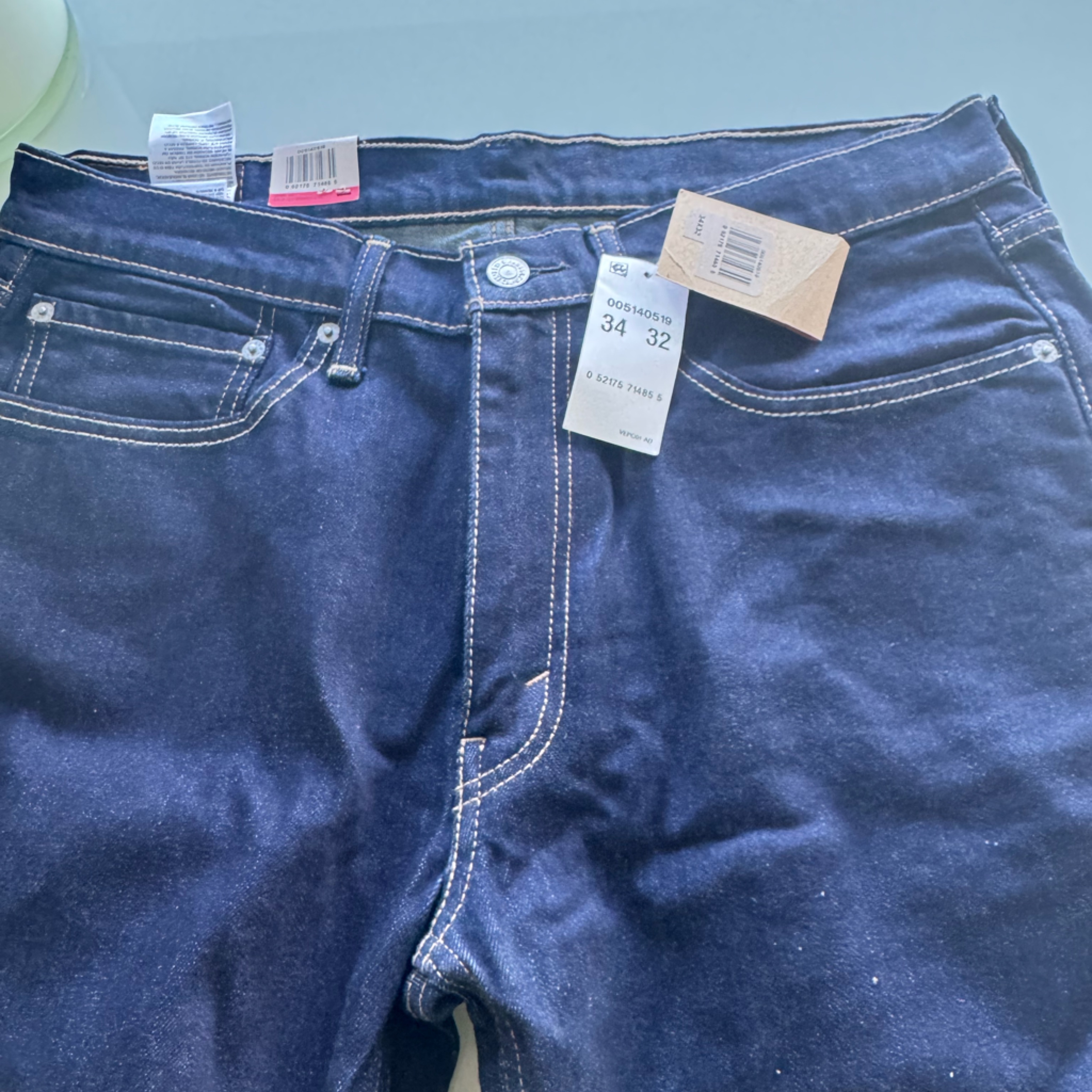Brand New Levis 34x32 514 Style Still W Tags